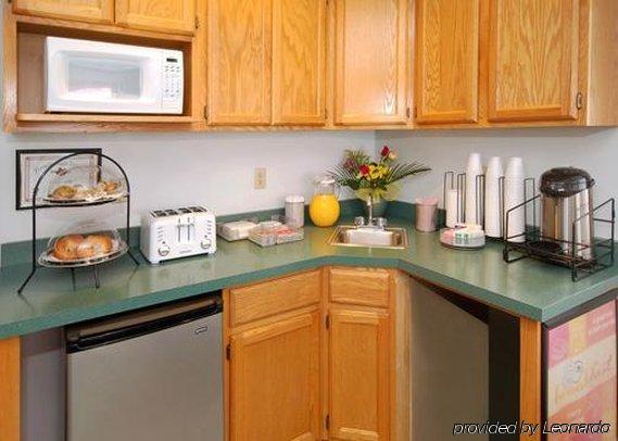 Econo Lodge Saint Albans Restaurante foto